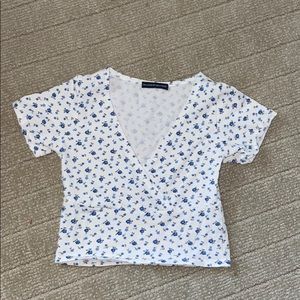 Brandy Melville cropped shirt